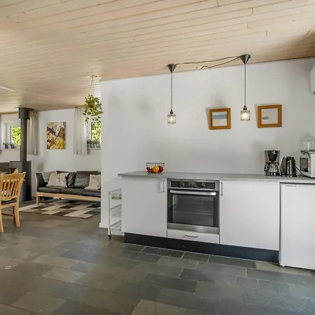 Lovely 16-person Pool House With Spa, Sauna And Large Terrace 펜션