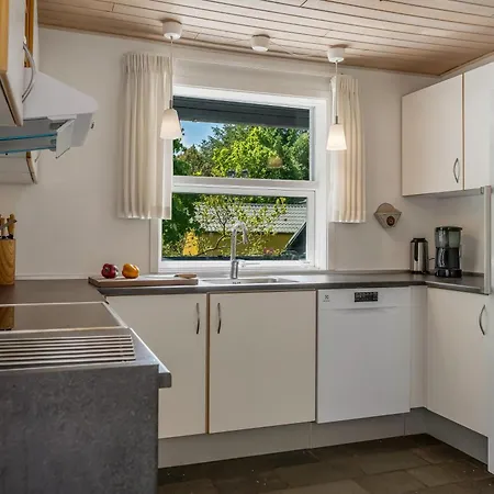 Feriehus Lovely 16-person Pool House With Spa, Sauna And Large Terrace Vestervig