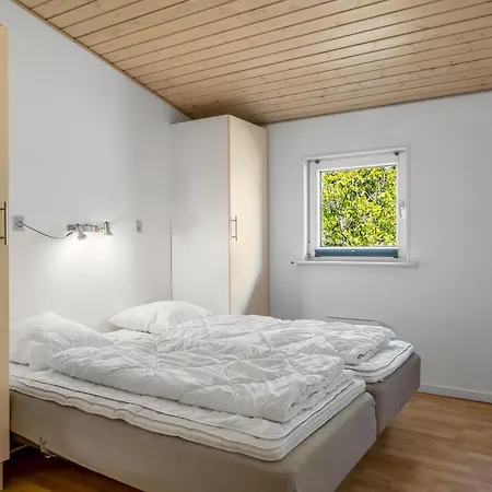 Lovely 16-person Pool House With Spa, Sauna And Large Terrace Feriehus