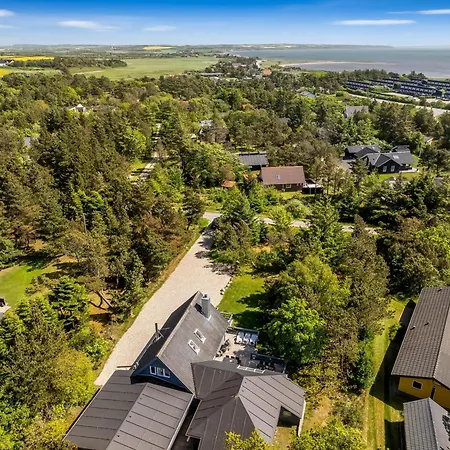 Lovely 16-person Pool House With Spa, Sauna And Large Terrace Feriehus *