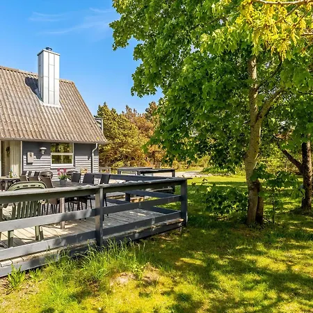 Lovely 16-person Pool House With Spa, Sauna And Large Terrace Feriehus