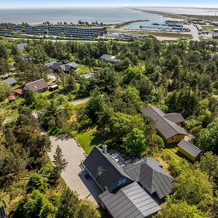 Lovely 16-person Pool House With Spa, Sauna And Large Terrace